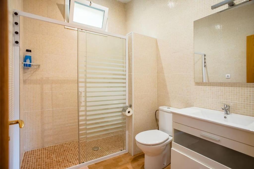 Canyelles Beach Vila With Swimming Pool Willa Lloret de Mar
